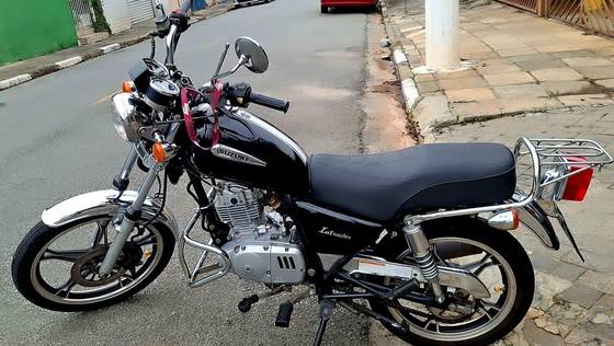 SUZUKI INTRUDER 125 